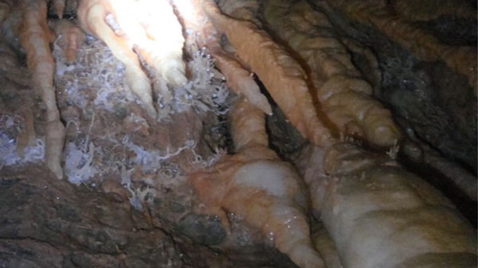 云桂高速铁路云南段岩溶注浆加固